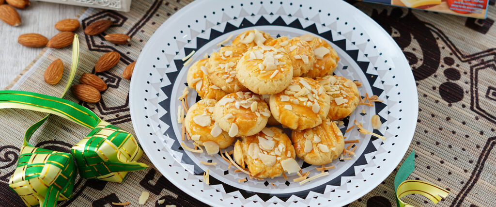 Almond Cheese Cookies