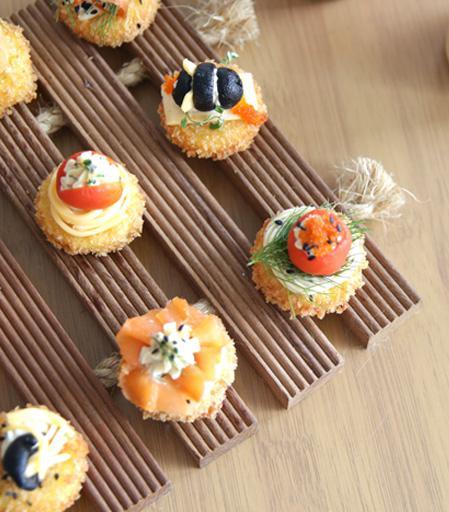 Canapé, More Appetizing with Cheese Spread