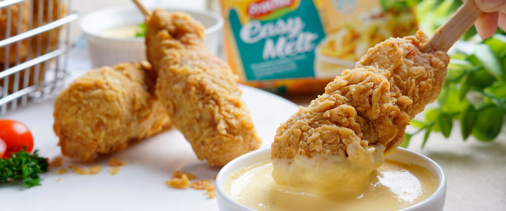 Cheese Dipping With Chicken Pop